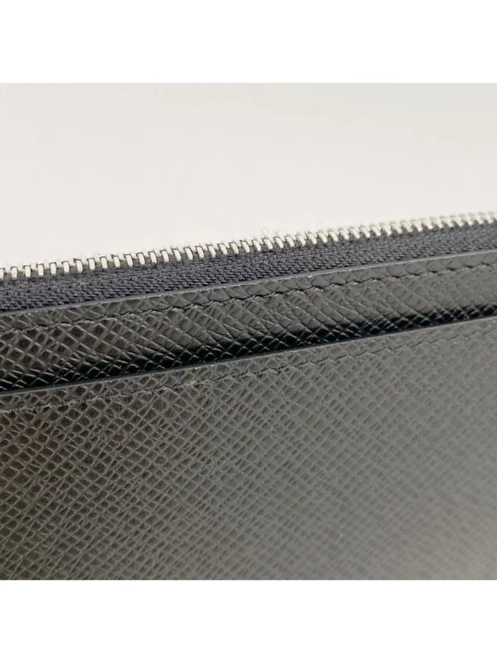 Louis Vuitton Taiga Coin Card Holder Ardoise